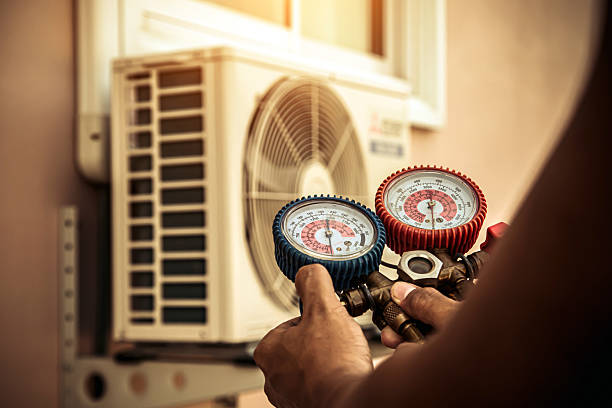 Professional Hvac Installation technician working in Hicksville, NY